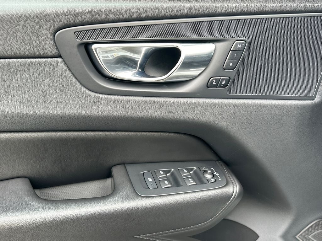 2023 Volvo XC60 B5 Core
