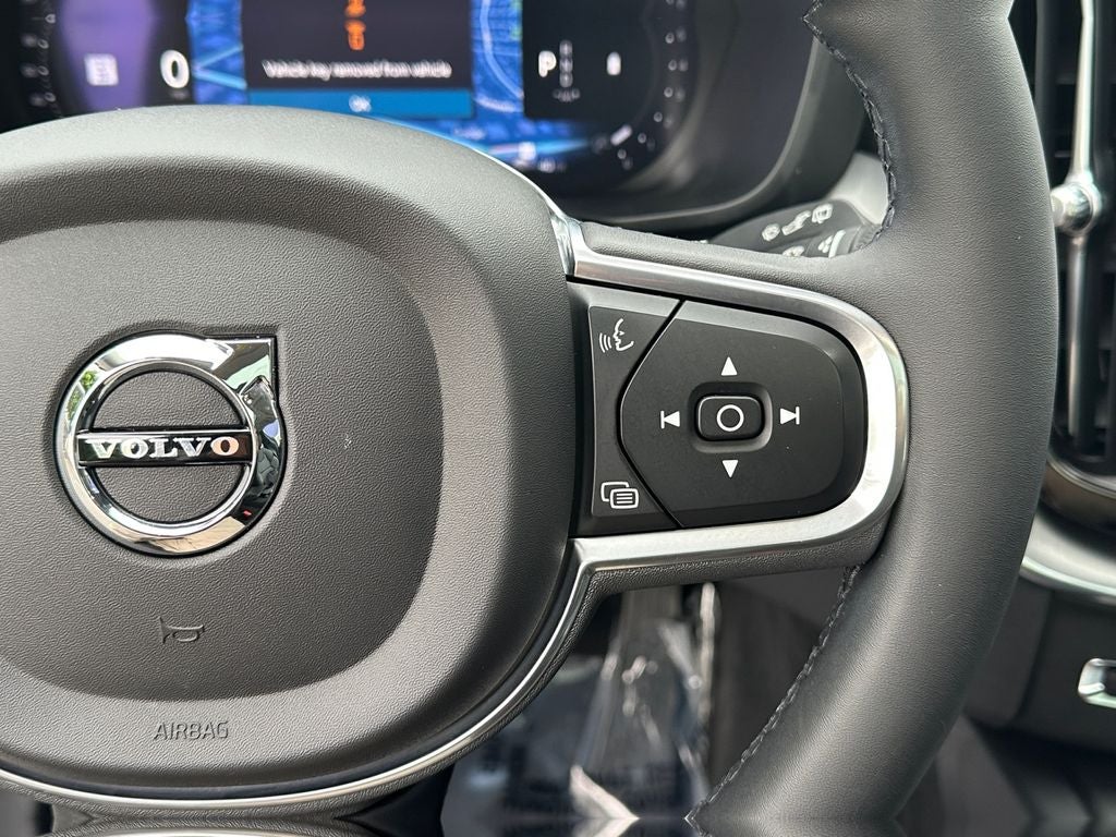 2023 Volvo XC60 B5 Core