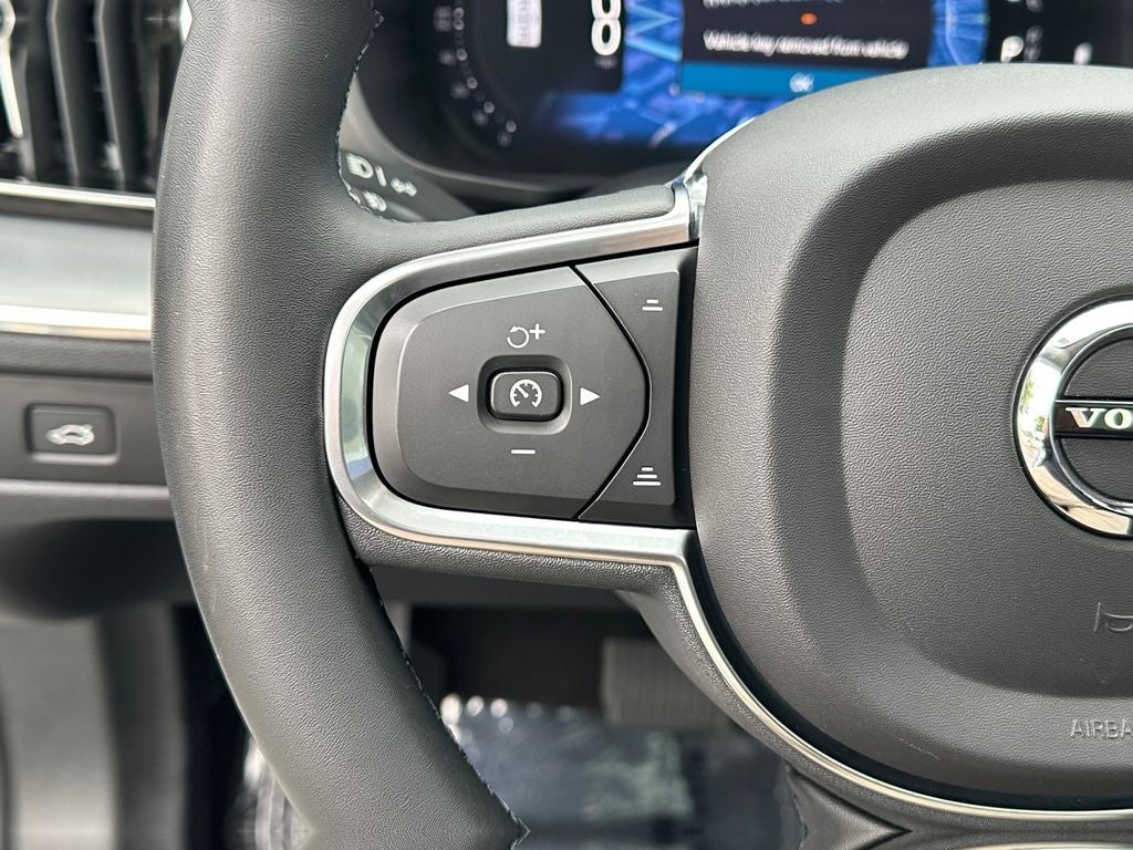 2023 Volvo XC60 B5 Core