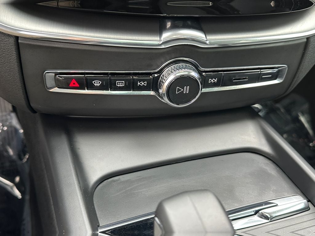 2023 Volvo XC60 B5 Core
