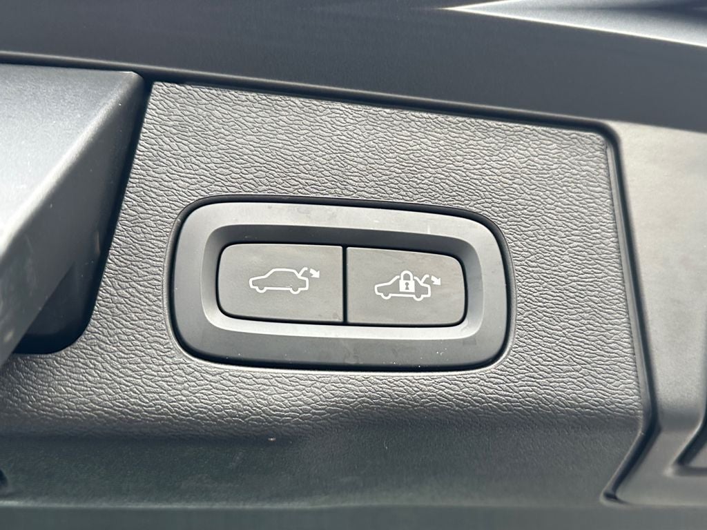 2023 Volvo XC60 B5 Core