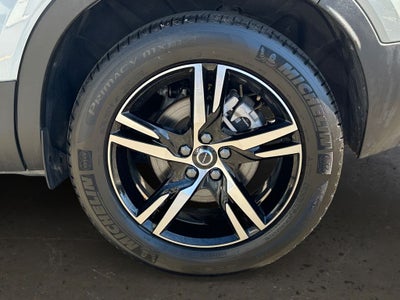 2025 Volvo XC40 B5 Core
